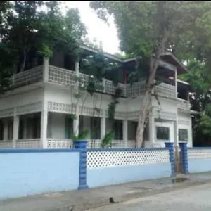 Pearl's Port of Spain